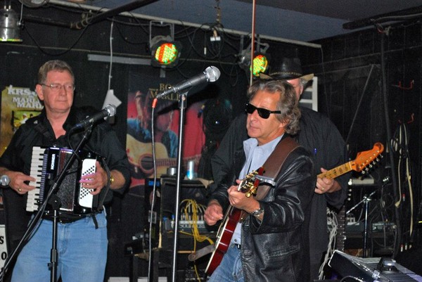 312760_2245915159137_598247140_n_501853336ef35_big